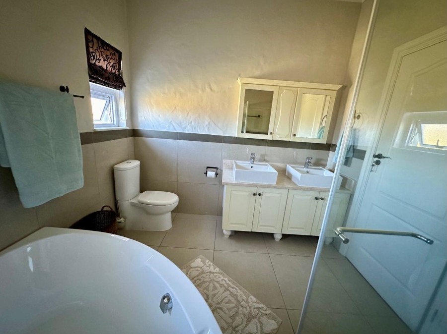 5 Bedroom Property for Sale in Katberg Eastern Cape